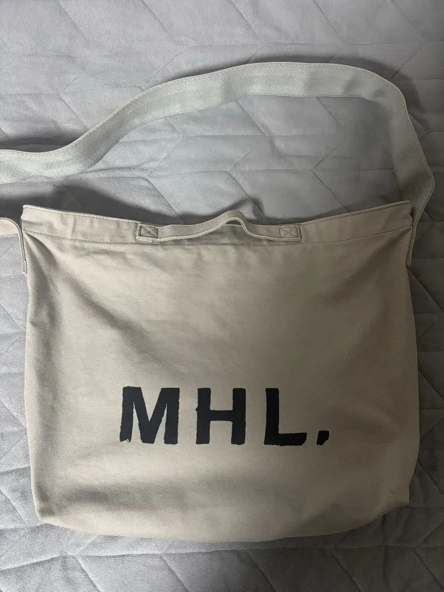 마가렛호웰 MHL 크로스백